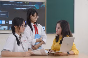 Nhà trường cần xây dựng và phổ biến “bộ quy tắc ứng xử” trên không gian số. Ảnh minh họa: Xuân Phú 