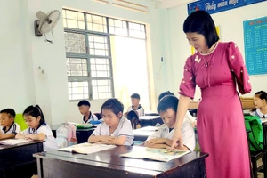 Học sinh chăm ngoan, học giỏi là niềm vui, hạnh phúc của cô Bá Tiền.