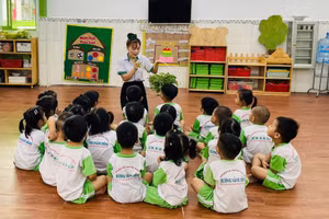 Giờ học của trẻ Trường Mầm non Hương Nắng Hồng (TP Thủ Đức). Ảnh: H.Q
