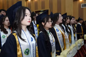 Các tân cử nhân Trường Đại học Sư phạm Hà Nội tốt nghiệp năm 2025. Ảnh minh họa: INT