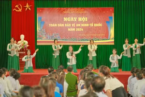 Ngày hội toàn dân bảo vệ an ninh Tổ quốc tại Trường THPT Sơn Động số 2 (Bắc Ninh). Ảnh: NTCC