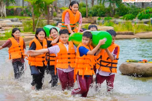 Học sinh Trường Hoàng Việt tham gia hoạt động trải nghiệm. Ảnh: TT