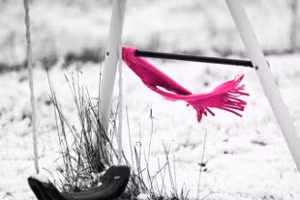 Khăn cũng mang nỗi niềm thương nhớ. Ảnh minh họa: ITN