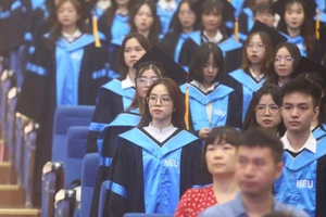 Sinh viên Đại học Kinh tế Quốc dân. Ảnh minh họa: INT