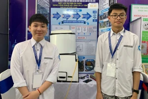 Sản phẩm “Máy lọc bụi mịn đa dụng bằng công nghệ kết dính và ly tâm” tại Cuộc thi Khoa học kỹ thuật cấp quốc gia. Ảnh: NVCC