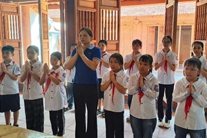 Hằng năm khu di tích đón hàng nghìn lượt khách đến viếng thăm.