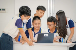 Học sinh Nam Úc Scotch AGS được tiếp cận bài học bằng nhiều hình thức đa dạng trong từng môn học, trong đó có các môn liên quan đến khoa học, công nghệ. Ảnh: AGS