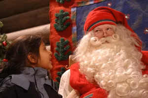 Việc cha mẹ cho phép trẻ tin tưởng vào nhân vật không có thực sẽ không gây hại cho sự phát triển của các bé. Ảnh minh họa: INT.