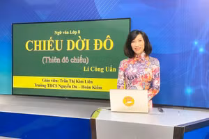 Cô Trần Thị Kim Liên dạy học trên truyền hình. Ảnh: NVCC