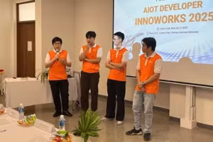 Sinh viên Trường Đại học Việt Đức tại cuộc thi đổi mới sáng tạo. Ảnh: NTCC