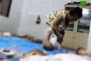 Trẻ em ở Mái ấm Hoa Hồng bị bảo mẫu bạo hành. Nguồn: Thanh Niên