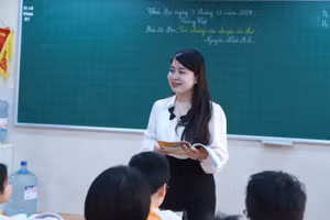Cô trò Trường Tiểu học Yên Nghĩa (Yên Nghĩa, Hà Nội) trong giờ học trên lớp. Ảnh: Đình Tuệ