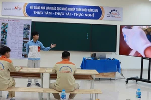 Giáo viên Trường Cao đẳng nghề Kỹ thuật Công nghệ tham gia Hội giảng Nhà giáo giáo dục nghề nghiệp toàn quốc năm 2024. Ảnh: NTCC