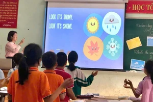 Giờ học tiếng Anh tại Trường Tiểu học Hạ Hòa (Phú Thọ). Ảnh: NTCC