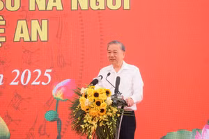 Tổng Bí thư Tô Lâm phát biểu tại lễ khởi công Trường phổ thông nội trú liên cấp Tiểu học và THCS Na Ngoi, Nghệ An. Ảnh: Hồ Lài