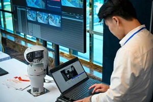 Trình diễn một giải pháp an ninh tại hội thảo.