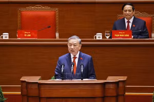 Tổng Bí thư Tô Lâm đọc diễn văn bế mạc Đại hội XIV của Đảng. Ảnh: TTXVN