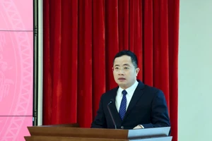 Thiếu tướng Nguyễn Thành Long phát biểu nhận nhiệm vụ. Ảnh: VT