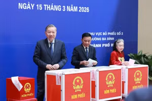 Tổng Bí thư Tô Lâm đi bầu cử, thực hiện quyền và nghĩa vụ công dân. Ảnh: VGP/Nhật Bắc