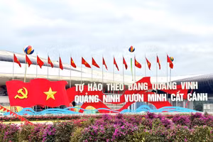 Quảng Ninh rực rỡ cờ hoa trước “Ngày hội non sông”. Ảnh: Minh Cương