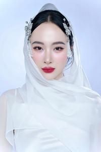 angela-phuong-trinh-6.jpg