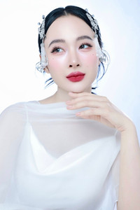 angela-phuong-trinh-7.jpg