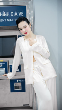 angela-phuong-trinh-9.jpg