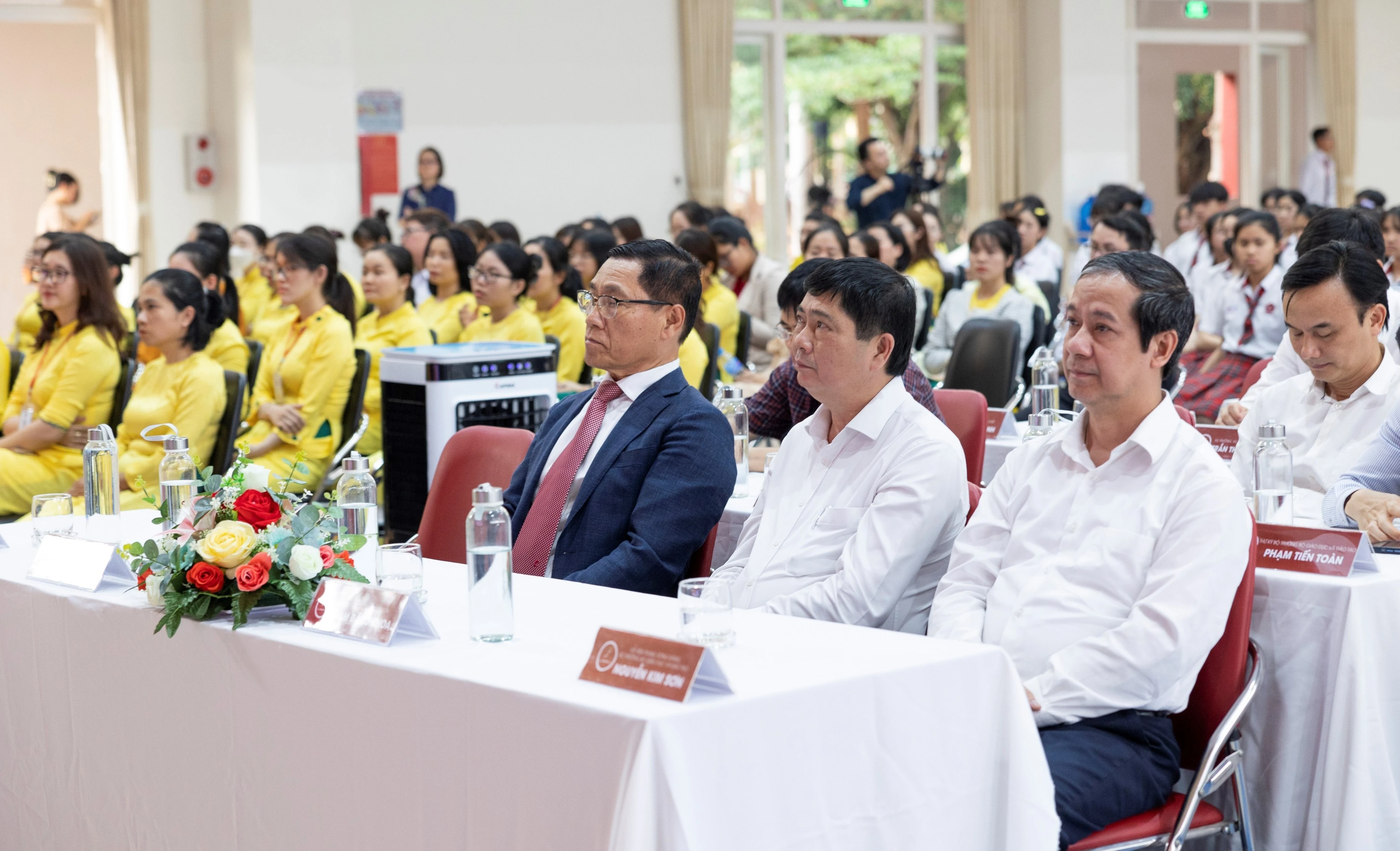 Bộ trưởng Nguyễn Kim Sơn thăm, làm việc với Trường Hoàng Việt.