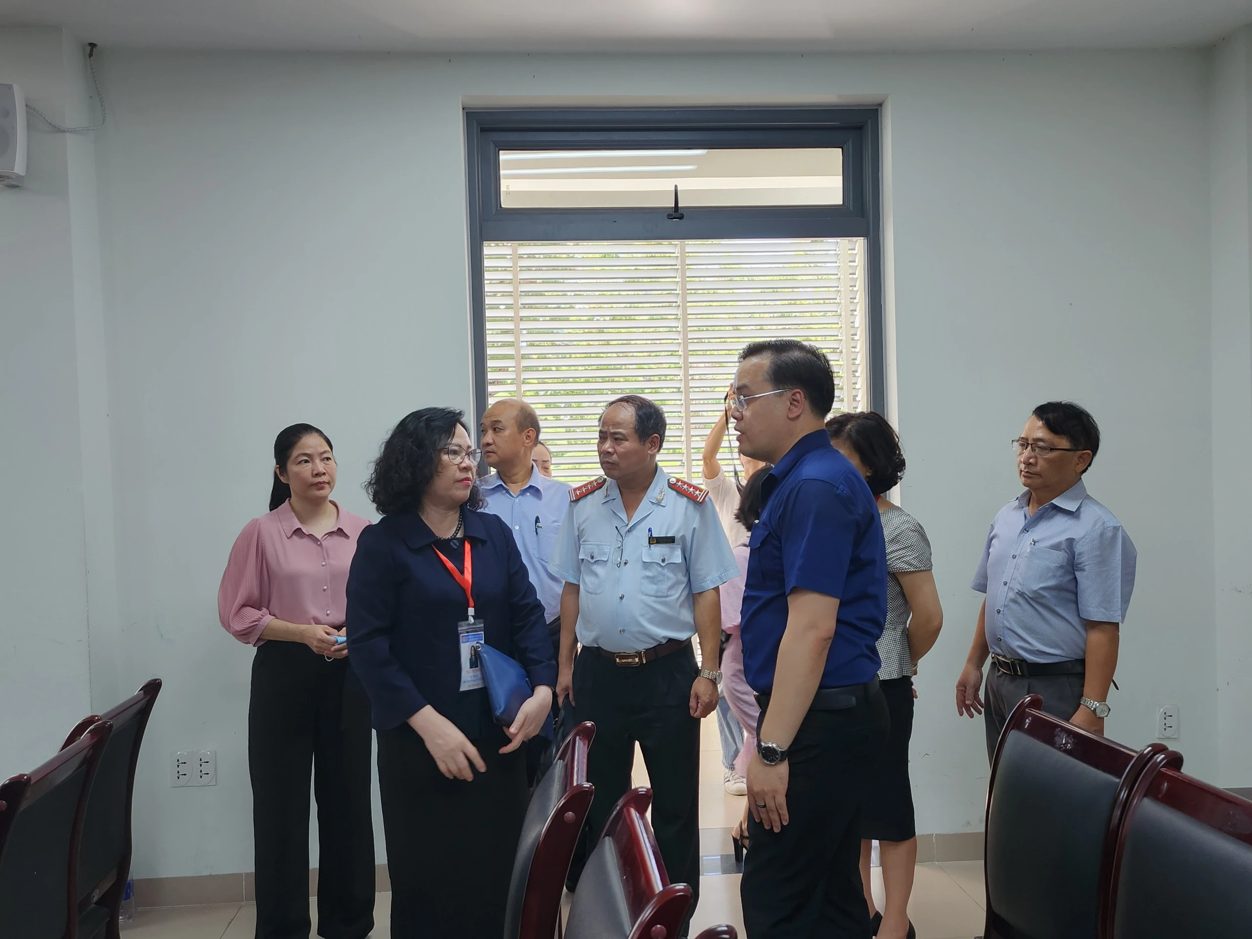 Thứ trưởng Bộ GD&ĐT Ngô Thị Minh và đoàn kiểm tra khảo sát điểm chấm thi trắc nghiệm tại Đà Nẵng. Thứ trưởng Bộ GD&ĐT Ngô Thị Minh và đoàn kiểm tra khảo sát điểm chấm thi trắc nghiệm tại Đà Nẵng.