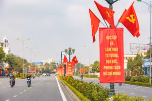 Rộn ràng không khí hướng về Đại hội XIV của Đảng tại Ninh Bình.