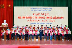 Biểu dương, động viên các học sinh được lựa chọn tham gia Kỳ thi chọn học sinh giỏi quốc gia THPT năm học 2025–2026.