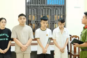 Các đối tượng tại cơ quan công an. Ảnh: Công an cung cấp. 