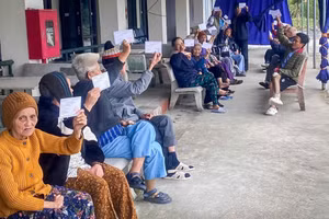 Những “cử tri đặc biệt” tại Trung tâm Bảo trợ xã hội Hà Nam cơ sở 1.