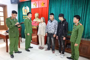 Các đối tượng tại Cơ quan Cảnh sát điều tra Công an tỉnh Ninh Bình. Ảnh: Công an tỉnh Ninh Bình. 