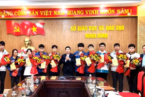 Sở GD&ĐT Ninh Bình gặp mặt học sinh tiêu biểu tham dự Kỳ thi chọn đội tuyển Olympic năm 2026. 