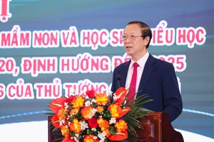 Thứ trưởng Phạm Ngọc Thưởng phát biểu tại hội nghị.