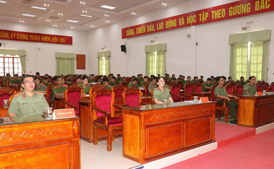 Quang cảnh buổi khai giảng. (Ảnh: Cổng TTĐT tỉnh Vĩnh Long)