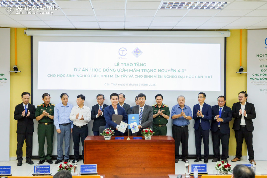 Lễ trao tặng Dự án "Học bổng ươm mầm trạng nguyên 4.0". 545061505-801534795892681-8726703050141969026-n.jpg