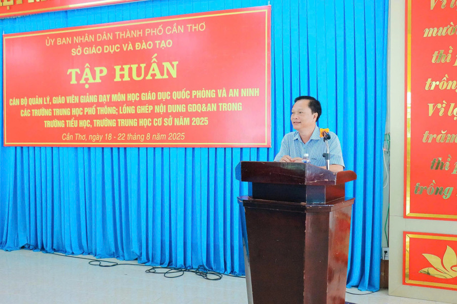 Ông Nguyễn Văn Hiền, Phó Giám đốc Sở GD&ĐT TP Cần Thơ phát biểu khai mạc tập huấn. ong-nguyen-van-hien-pgd-so-gddt-tp-can-tho.jpg