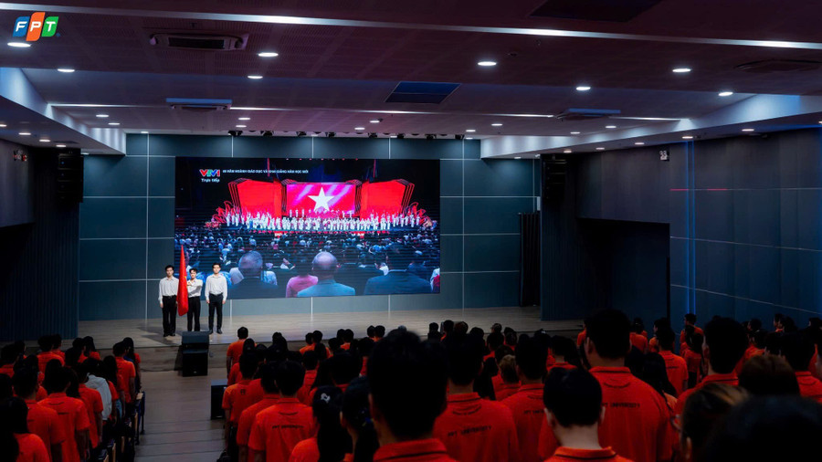 Trường Đại học FPT phân hiệu tại Cần Thơ theo dõi trực tiếp Lễ khai giảng năm học mới và Lễ kỷ niệm 80 năm thành lập Bộ Quốc gia Giáo dục (1945 - 2025). fptttt.jpg