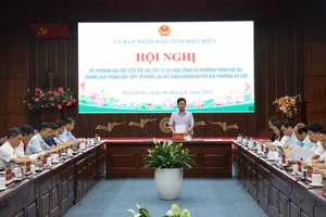 Quang cảnh cuộc họp.