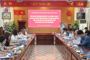 Toàn cảnh buổi làm việc. 