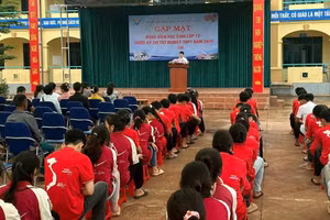 Chương trình gặp mặt, căn dặn, động viên học sinh trước kì thi. 