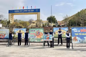 Nhiều thông điệp, hành động tích cực được các em học sinh truyền tải tới người dân nhân dịp Tết ông Công, ông Táo.