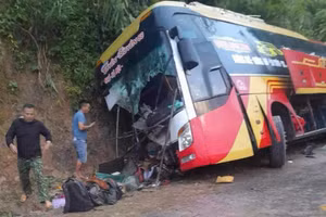 Tai nạn xe khách ở Điện Biên, 19 người thương vong