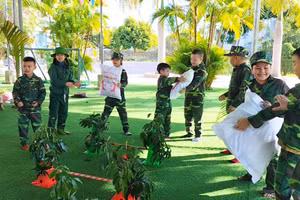 Hoạt động trải nghiệm được tổ chức nhân dịp 80 năm ngày thành lập Quân đội nhân dân Việt Nam.