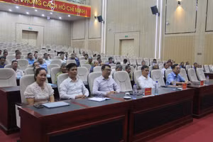 Các đại biểu dự hội nghị tập huấn tại xã Tuần Giáo.