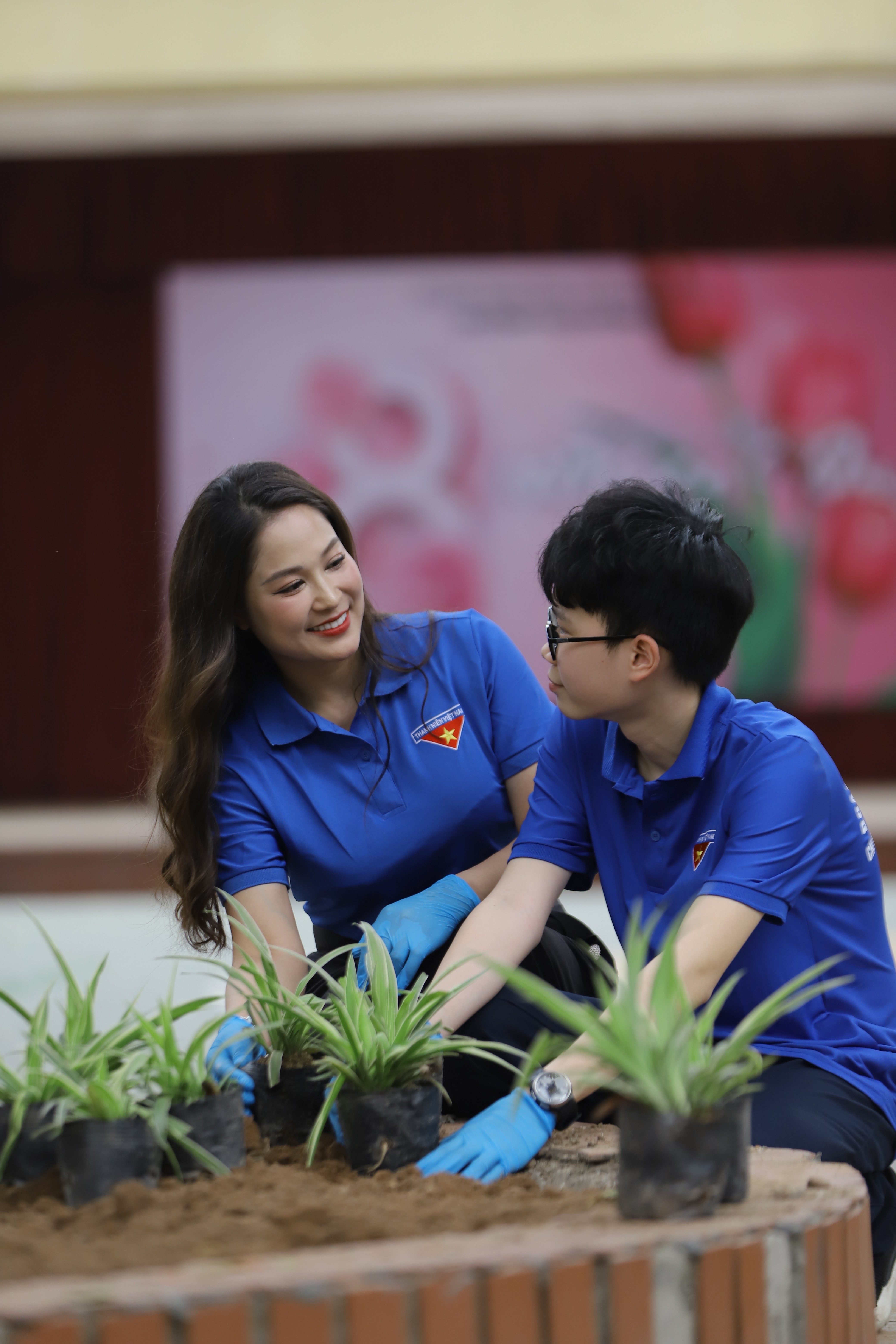 Cô và trò Trường THCS Đống Đa (Hà Nội). Ảnh: Xuân Phú. img-0943.jpg