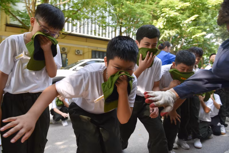 Chiến sĩ nhí học cách thoát hiểm