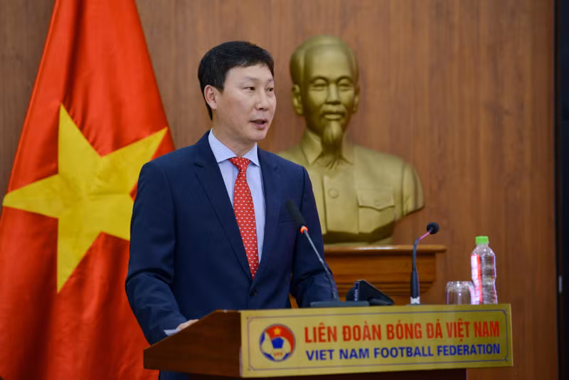 Tân HLV Trưởng đội tuyển bóng đá Nam và U23 Việt Nam chính thức ra mắt